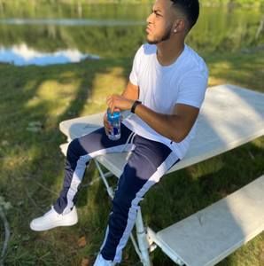 Meet your Posher, Jonathan